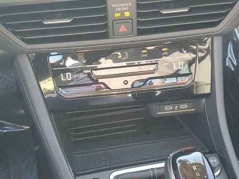 New 2026 Volkswagen Jetta SE FWD image 24