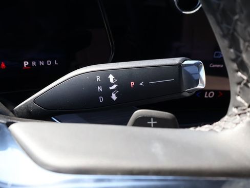 New 2025 Chevrolet Suburban Premier image 26