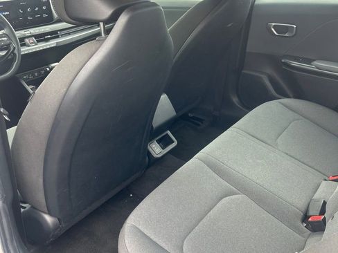 Used 2025 Kia K4 LXS image 13