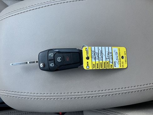 Used 2025 Ford Ranger XLT w/ Chrome Accent Package image 19