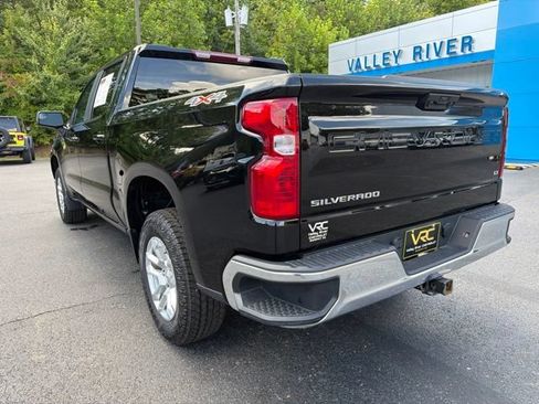 Used 2023 Chevrolet Silverado 1500 LT AWD/4WD image 8