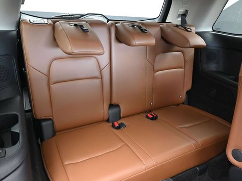 Used 2024 Nissan Pathfinder Platinum AWD/4WD image 43