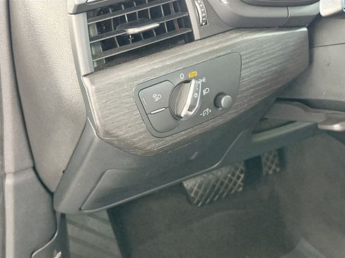 Used 2019 Audi A4 2.0T Premium image 18