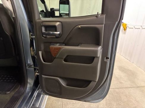 Used 2015 GMC Sierra 2500 SLE w/ SLE Preferred Package AWD/4WD image 16