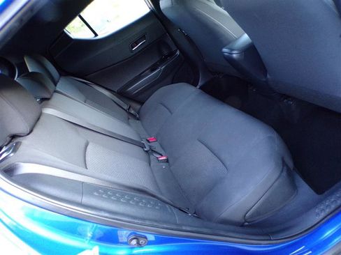 Used 2019 Toyota C-HR LE FWD image 22