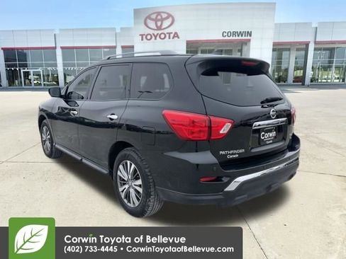 Used 2019 Nissan Pathfinder SL image 3