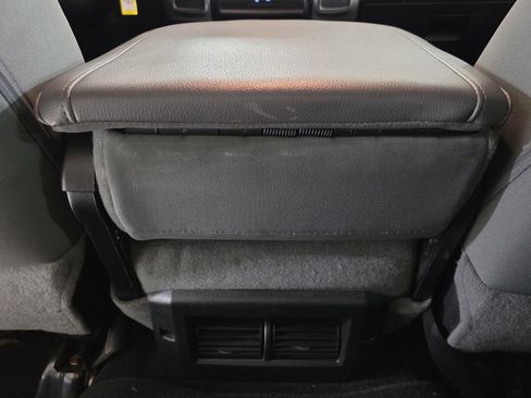 Used 2014 RAM 1500 Express image 10