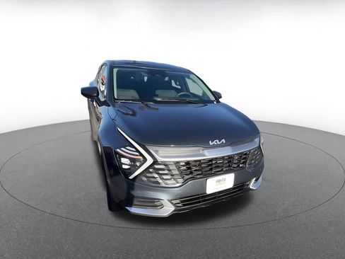 Used 2025 Kia Sportage LX image 3