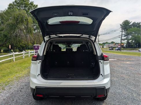 Used 2024 Nissan Rogue SV FWD image 7