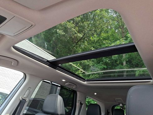 Used 2023 Honda Pilot Touring image 13