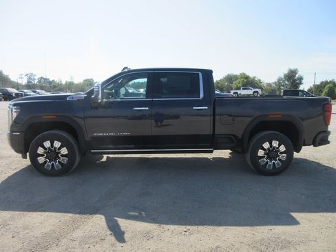 New 2026 GMC Sierra 2500 Denali w/ Denali Reserve Package image 9