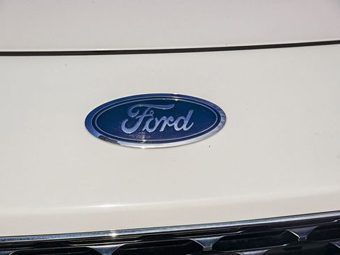 Used 2020 Ford Escape SE image 11