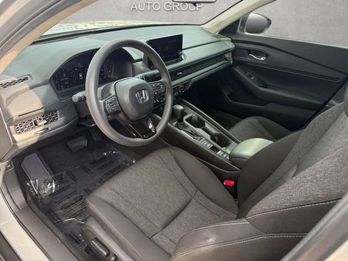 Used 2025 Honda Accord SE image 19