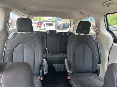Used 2023 Chrysler Voyager LX FWD image 13