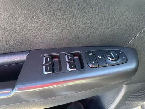 Used 2018 Kia Sportage LX w/ LX Popular Package image 3