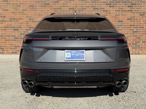 Used 2022 Lamborghini Urus image 6