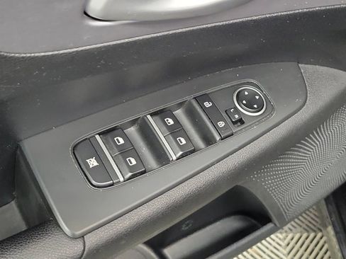 Used 2022 Kia Forte LXS w/ LXS Technology Package image 17