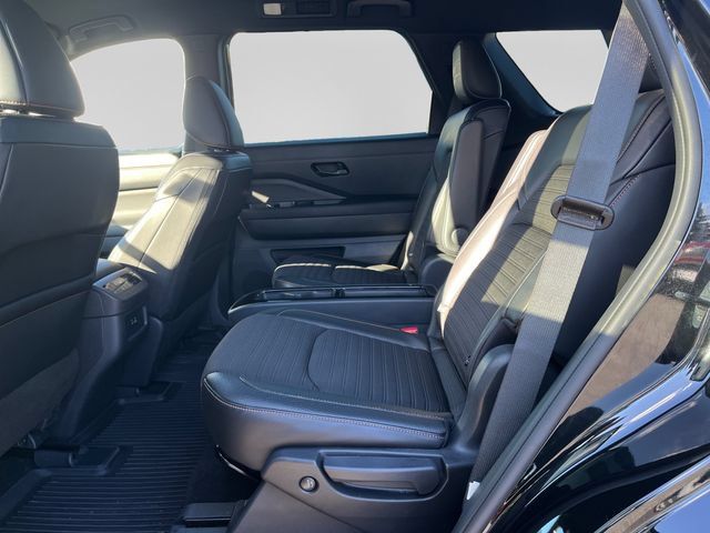 Used 2024 Nissan Pathfinder Rock Creek AWD/4WD image 18