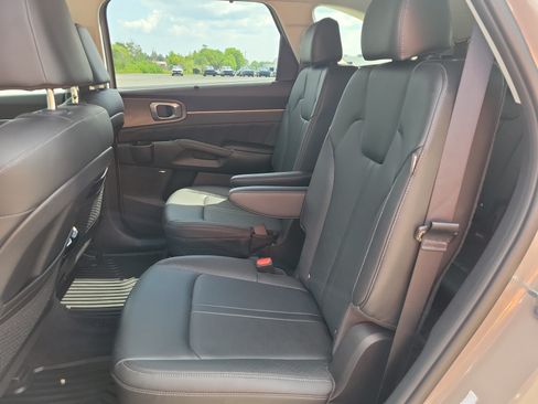 Used 2026 Kia Sorento SX AWD/4WD image 16