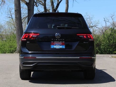 Used 2022 Volkswagen Tiguan SE image 7