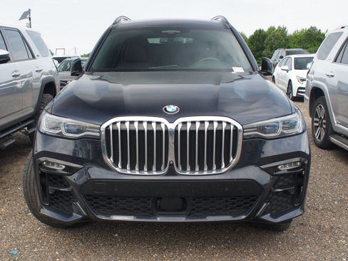 Used 2019 BMW X7 xDrive50i w/ Dynamic Handling Package AWD/4WD image 2