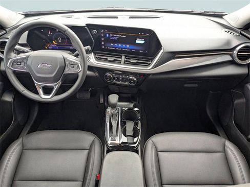 Used 2025 Chevrolet Trax ACTIV w/ Sunroof Package image 21
