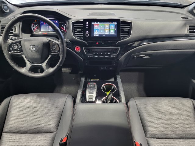 Certified 2025 Honda Passport Black Edition image 17