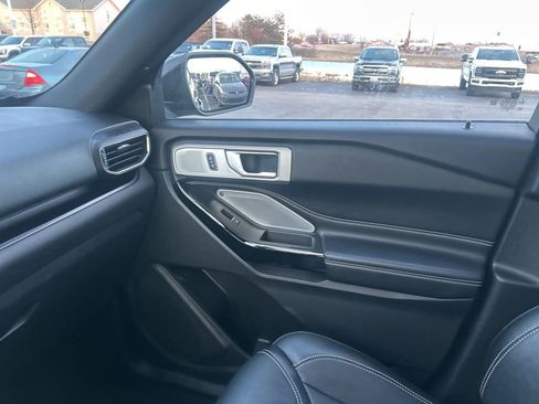 Used 2022 Ford Explorer ST w/ Equipment Group 401A image 4