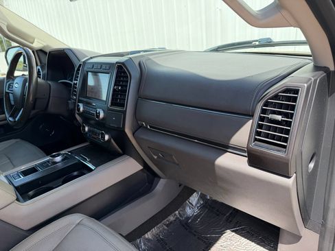 Used 2019 Ford Expedition Limited w/ Texas Edition Package RWD image 25