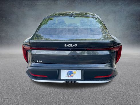 Used 2025 Kia K4 LX image 32