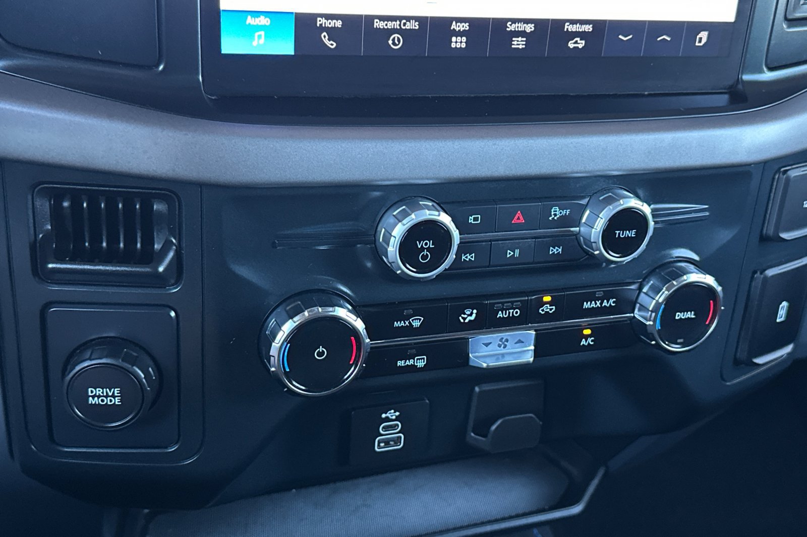 Used 2025 Ford F150 XLT w/ Equipment Group 301A Standard RWD image 19