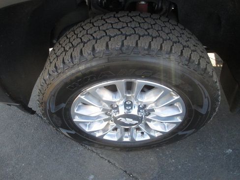 Used 2020 Chevrolet Silverado 3500 High Country w/ Z71 Off-Road Package image 14