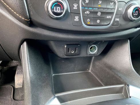 Used 2019 Chevrolet Traverse LS AWD/4WD image 26