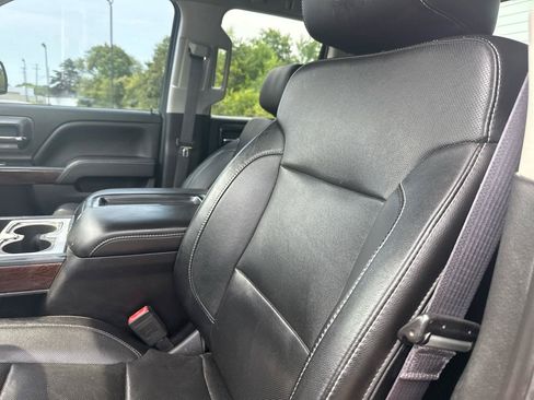 Used 2014 GMC Sierra 1500 SLT w/ SLT Preferred Package AWD/4WD image 16