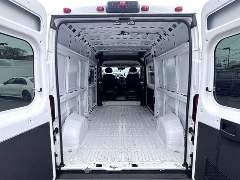 Used 2025 RAM ProMaster 2500 w/ Crew Van Package image 7