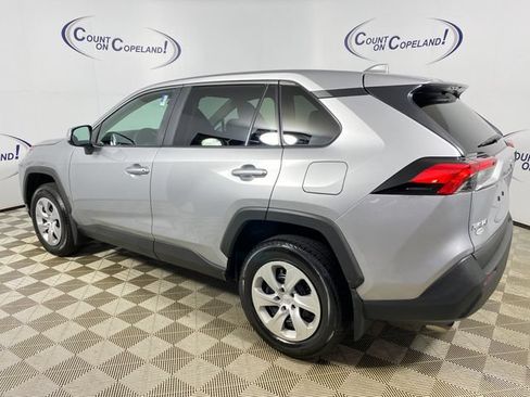 Certified 2025 Toyota RAV4 LE AWD/4WD image 4