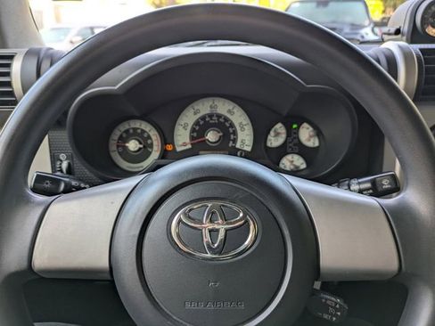 Used 2010 Toyota FJ Cruiser 4WD image 24