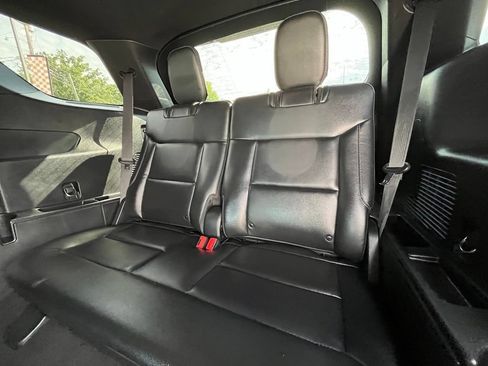 Used 2020 Ford Explorer XLT w/ Equipment Group 202A AWD/4WD image 29