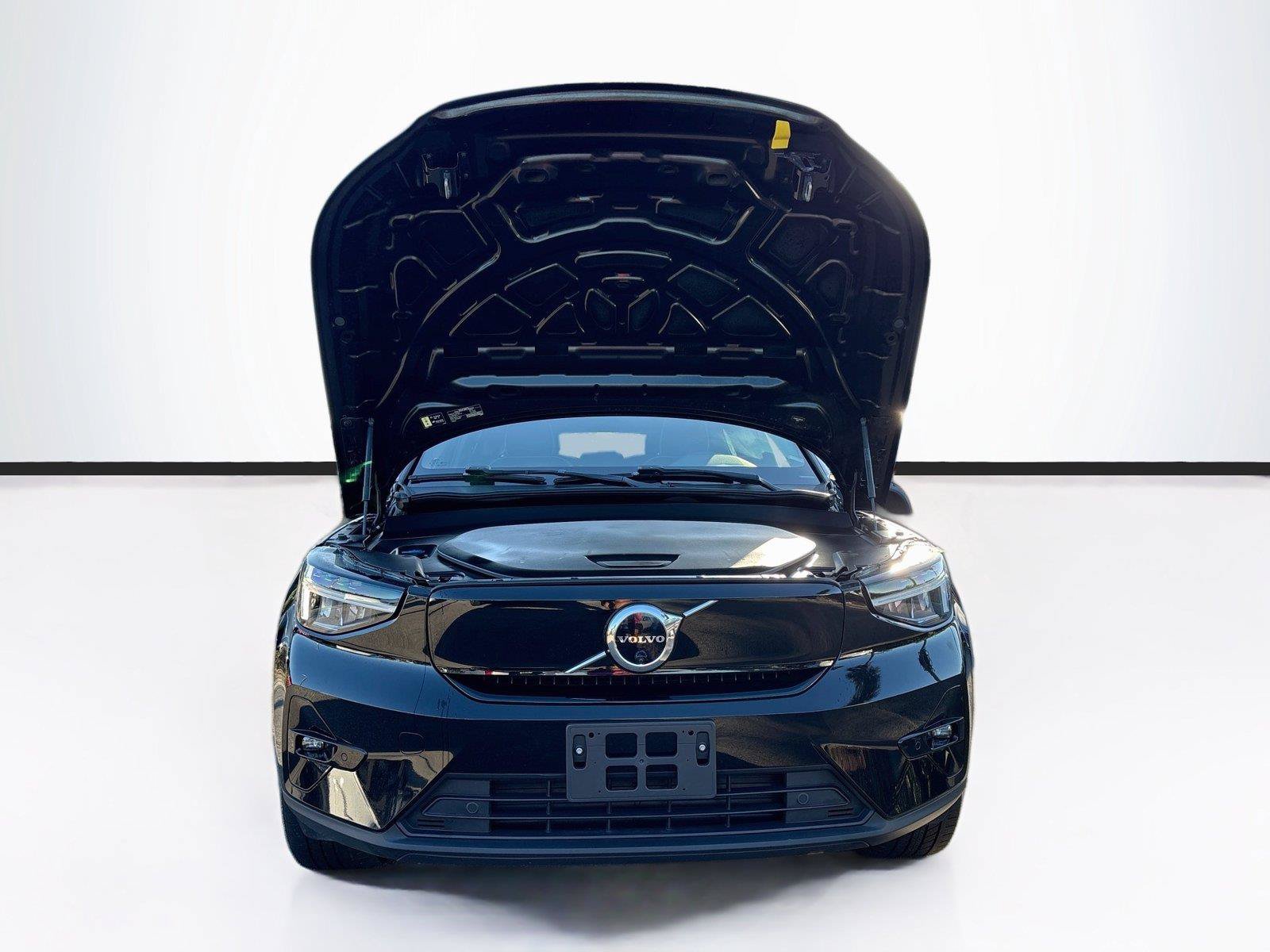 Used 2023 Volvo C40 P8 Recharge Plus AWD/4WD image 33