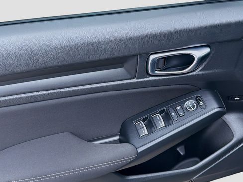 Certified 2025 Honda Civic Sport image 16