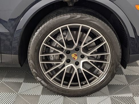 Certified 2023 Porsche Cayenne AWD/4WD image 14