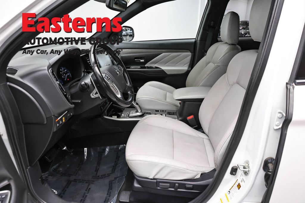 Used 2020 Mitsubishi Outlander SEL AWD/4WD image 15