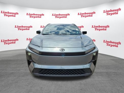 Used 2026 Toyota C-HR AWD/4WD image 19