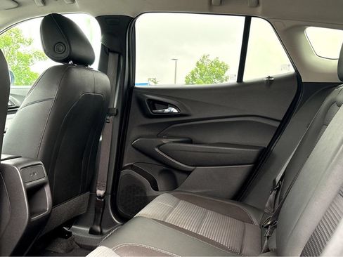 Used 2025 Chevrolet Trax LT FWD image 16