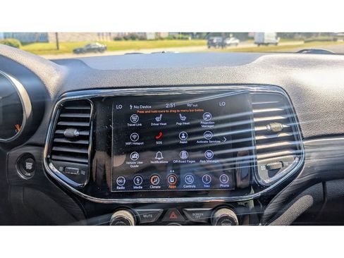 Used 2019 Jeep Grand Cherokee Altitude image 25