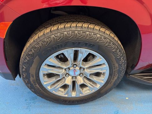 Used 2022 GMC Yukon Denali image 16