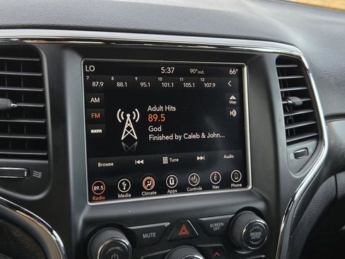 Used 2018 Jeep Grand Cherokee Altitude RWD image 26