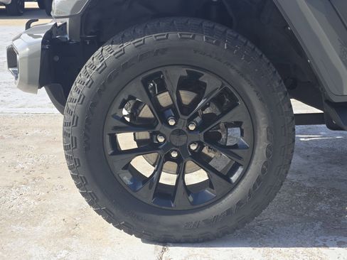 Used 2021 Jeep Wrangler Unlimited Sahara image 14