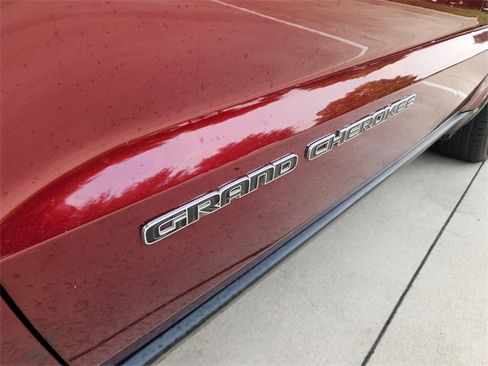 Used 2018 Jeep Grand Cherokee Limited RWD image 10