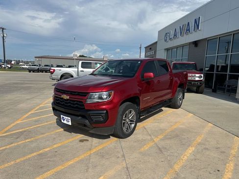 Used 2022 Chevrolet Colorado W/T w/ Custom Special Edition AWD/4WD image 3